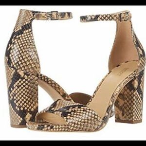 - MICHAEL MICHAEL KORS LEELA ANKLE-STRAP SANDALS 💕